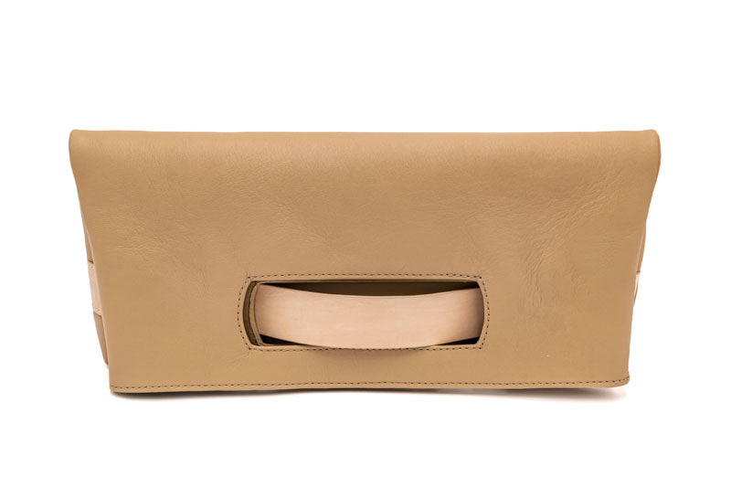 Sandys Clutch in Taupe